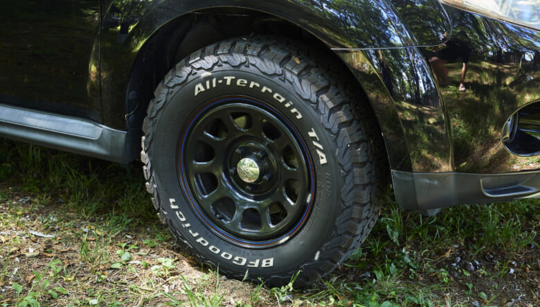 【’07 MITSUBISHI OUTLANDER】キャンプのために選んだ、スタイリッシュなSUV。