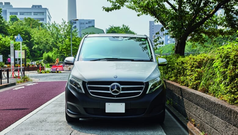 仕事でもクライミングの遠征でも、大満足の積載量。【’16 MERCEDES-BENZ V220 D】