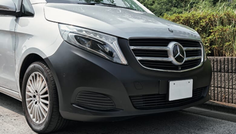 本来はバンパーもシルバーながら、「艶っぽくなるのがイヤだった」とマットブラックに塗装。