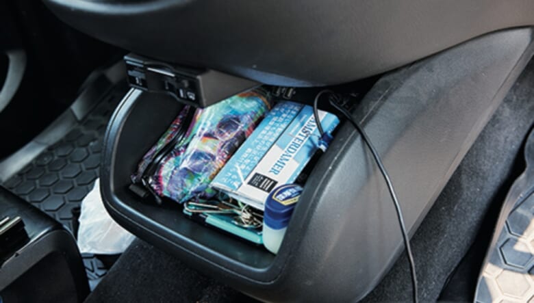 コンソールボックスは奥行きもあり、見た目以上に収納力が高いそう。