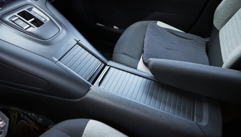 【’25 CITROEN BERLINGO Black Edition】足元まですべてブラック!!　特別仕様車をさっそく投入。