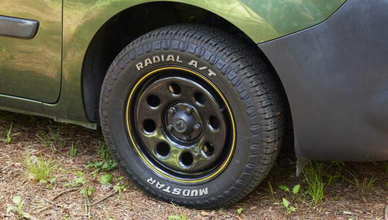 【’19 RENAULT KANGOO Evasion】ワンポイントカスタムで、外遊びをより快適に。