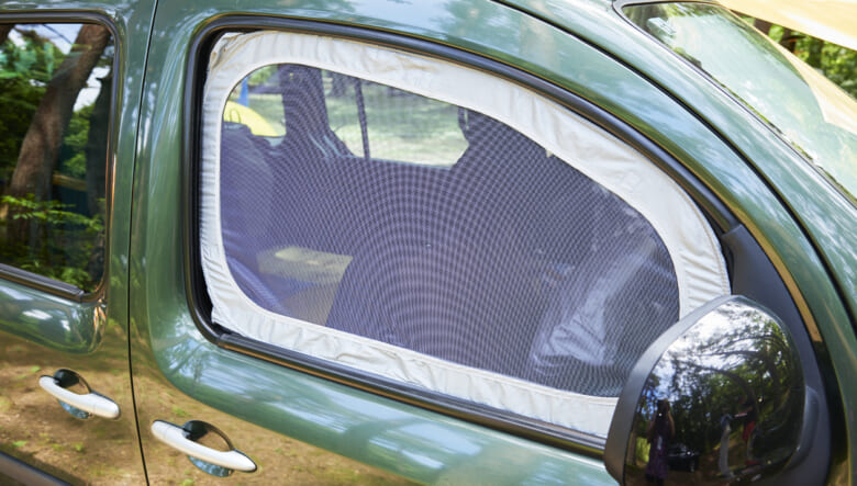 【’19 RENAULT KANGOO Evasion】ワンポイントカスタムで、外遊びをより快適に。