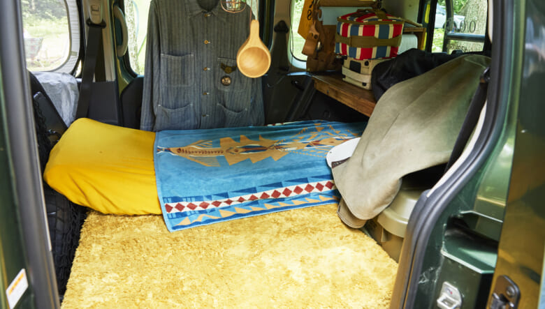 【’19 RENAULT KANGOO Evasion】ワンポイントカスタムで、外遊びをより快適に。