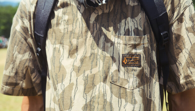 フィールド感ある横乗りMIXコーデ。-FUJI ROCK FESTIVAL ’25-