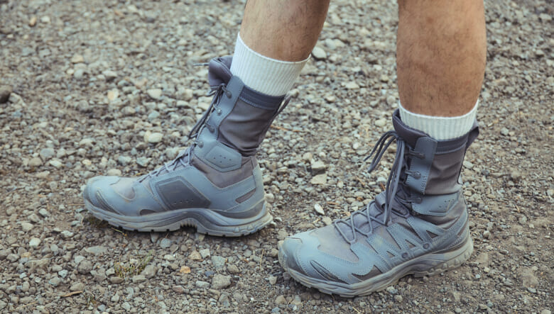 タクティカル系ブーツをおしゃれに履きこなす。-FUJI ROCK FESTIVAL ’25-