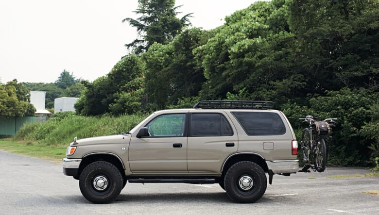 積載量重視のちょい旧四駆で、自転車もSUPも快適に満喫中。【’02 TOYOTA HILAX SURF】