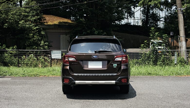広い車内をラフに使えるから、アクティビティを全力で楽しめる。【’18 SUBARU LEGACY OUTBACK】