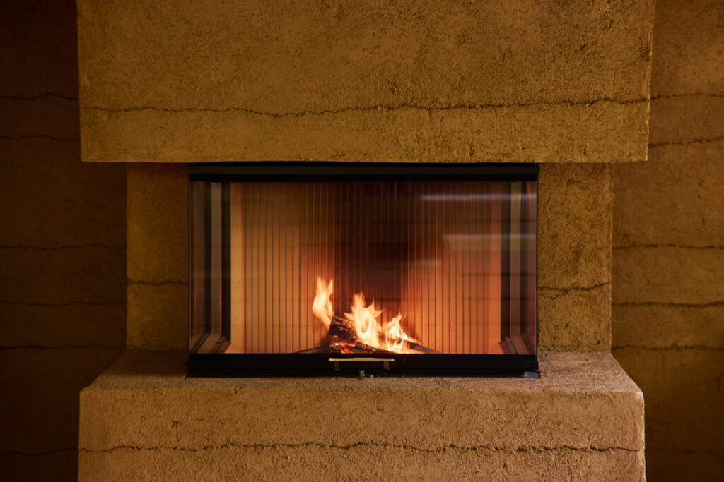 SATOYAMA TERRACEの山サウナの焚き火