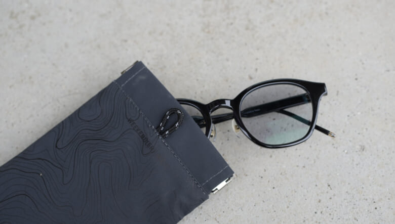 携帯ゴミ箱“POY”のウィークエンダー仕様は、山好きなら一目でわかるスタイリッシュなデザイン！