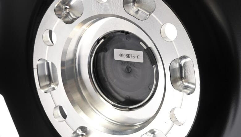 ハイエース&キャラバンオーナーに朗報！　インダストリアルなアルミ鍛造ホイールがゴードンミラーから新登場。