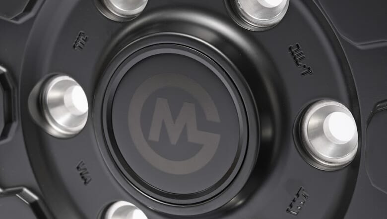 ハイエース&キャラバンオーナーに朗報！　インダストリアルなアルミ鍛造ホイールがゴードンミラーから新登場。