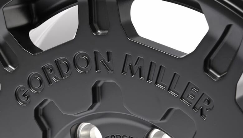 ハイエース&キャラバンオーナーに朗報！　インダストリアルなアルミ鍛造ホイールがゴードンミラーから新登場。