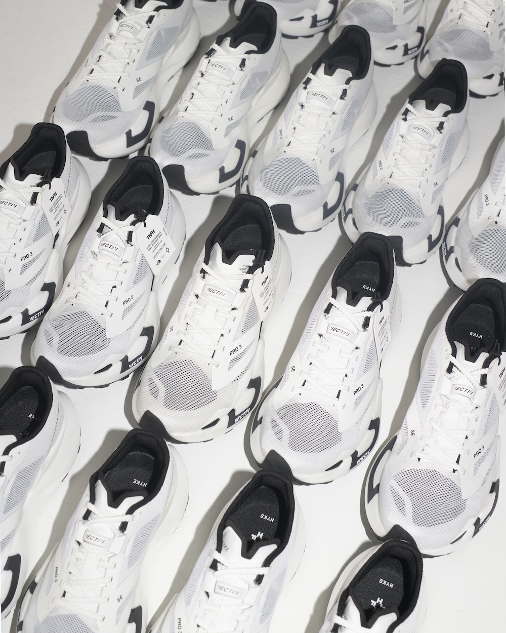 hyke ノースフェイスVECTIV PRO 3 Special Edition デザインと機能が融合。ザ・ノース・フェイスとハイクの集大成