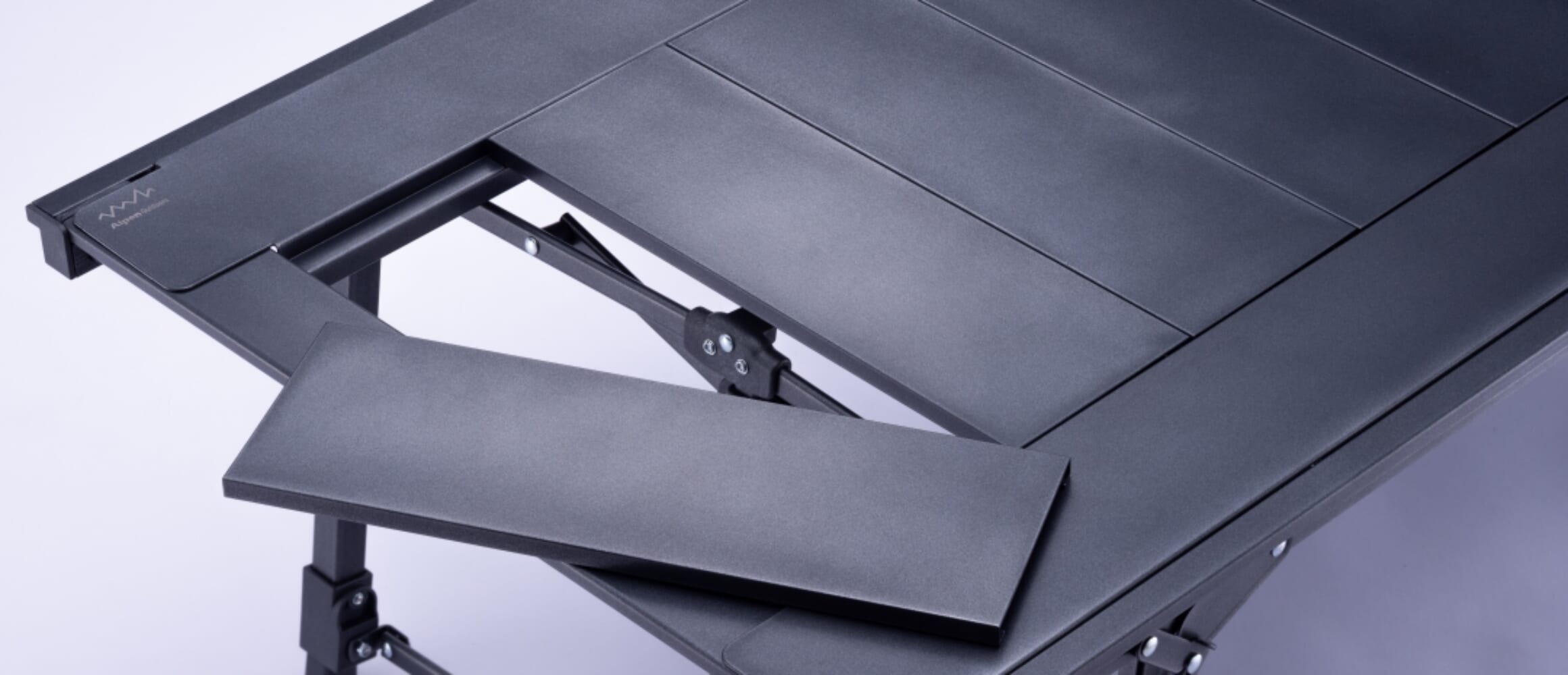 ラギッドな金属感。大人気のアルペン「アルミユニットテーブル」に