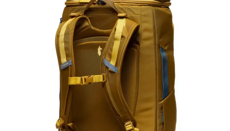 コトパクシの新作は、セパレート式の“二刀流バッグ”。フライト旅にもお役立ち！