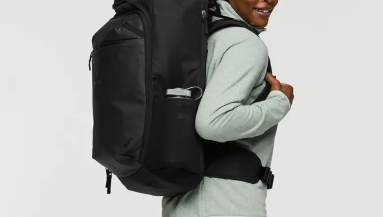 コトパクシの新作は、セパレート式の“二刀流バッグ”。フライト旅にもお役立ち！