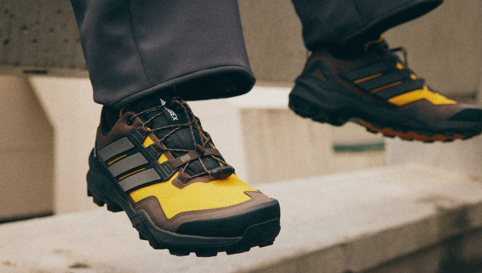 アディダス テレックスの傑作トレッキングシューズに、ビリーズ