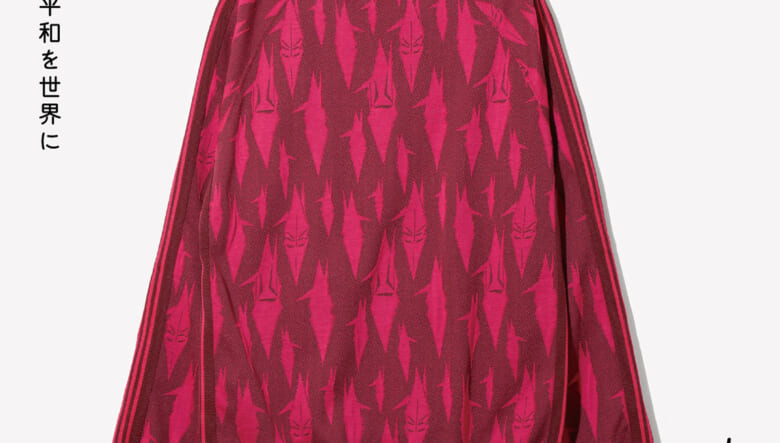 ニードルズ × サスクワッチファブリックスの最新コラボ最新作は、鈴木賢二氏の版画「平和を世界に」から生み出されたピースフルなコレクション。