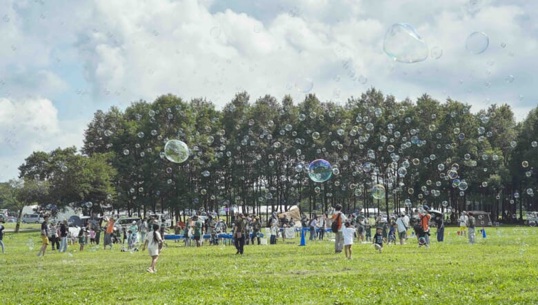 「新型デリカミニ」お披露目！ キャンプ好き三菱車ユーザーが、今年もふもとっぱらの「スターキャンプ2025」に大集合。