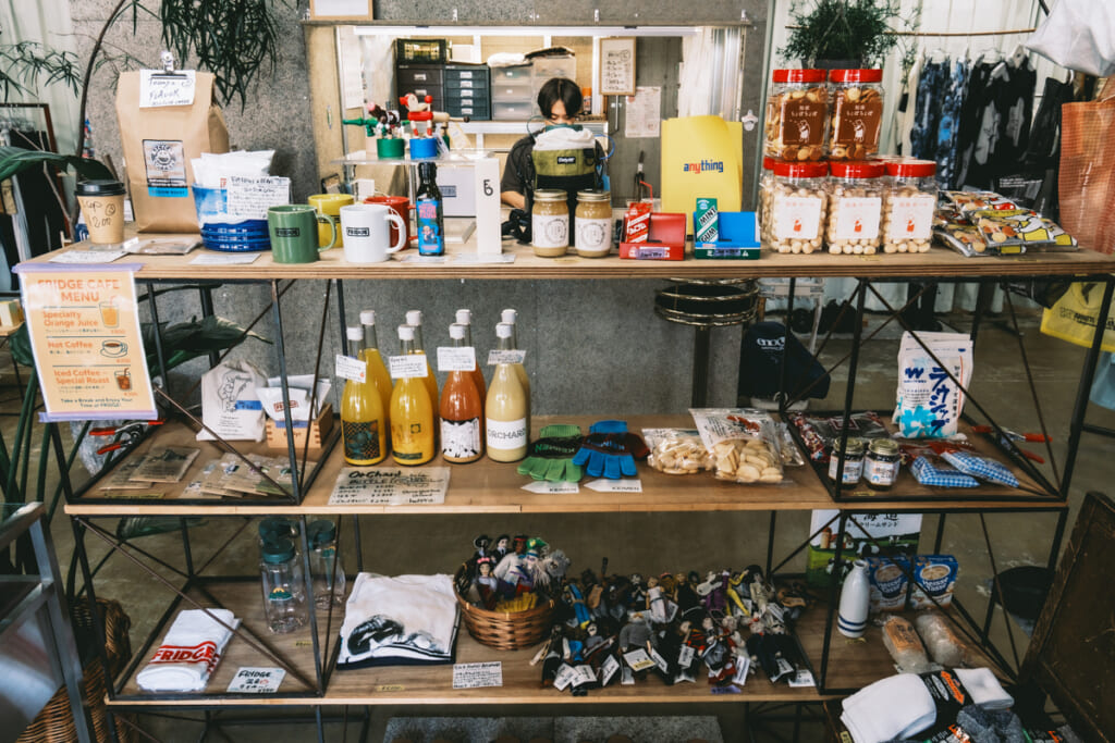 世田谷・松蔭神社のリッジの雑貨