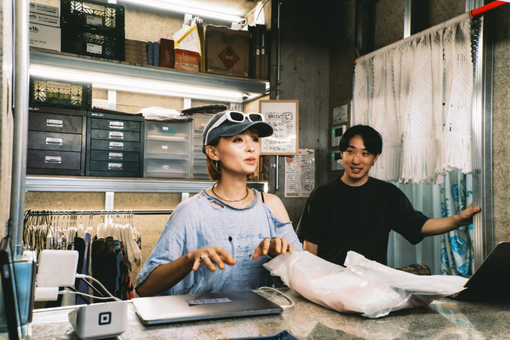 世田谷・松蔭神社のフリッジの店長米沢さん