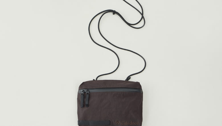 ランブリングがテーマのカレドアー新作バッグ&サコッシュは合体OK！　拡張機能で使い勝手マシマシ！