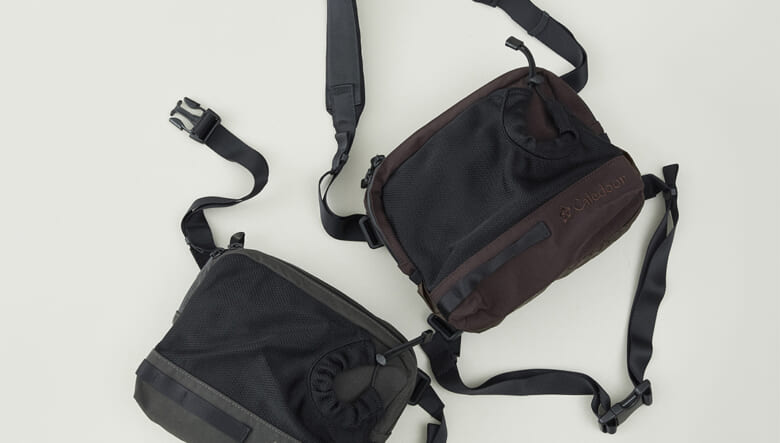 ランブリングがテーマのカレドアー新作バッグ&サコッシュは合体OK！　拡張機能で使い勝手マシマシ！