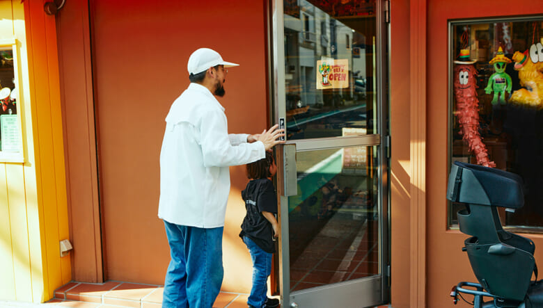平日は子どもの送迎、週末は街をポタリング。1台で全てが叶うe-bike「ADO Air One Ultra」って!?