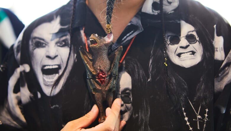 存在感バツグンの総柄シャツが主役。-SUMMER SONIC ’25-