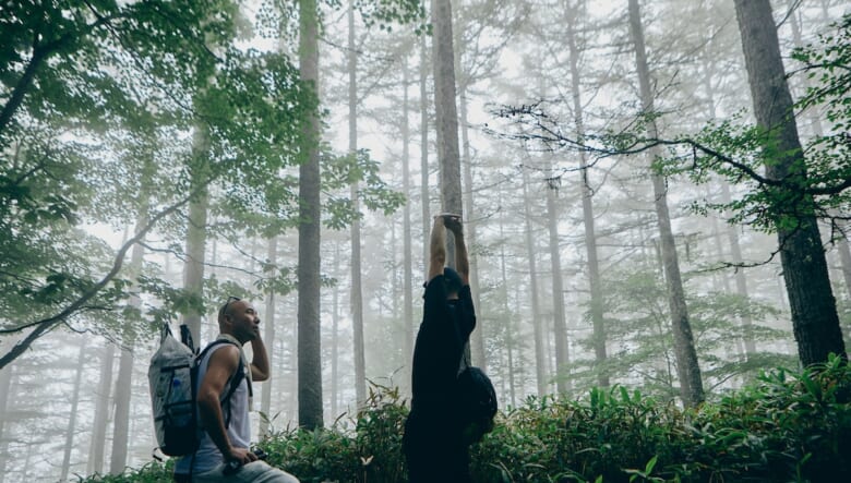 砂浜は海辺だけじゃない？　夏でも涼しい「天空ビーチ」でチルアウト。【GO OUT 遊歩倶楽部／日向山編#01】