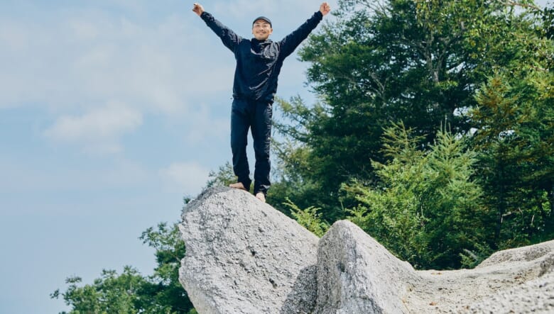 砂浜は海辺だけじゃない？　夏でも涼しい「天空ビーチ」でチルアウト。【GO OUT 遊歩倶楽部／日向山編#02】