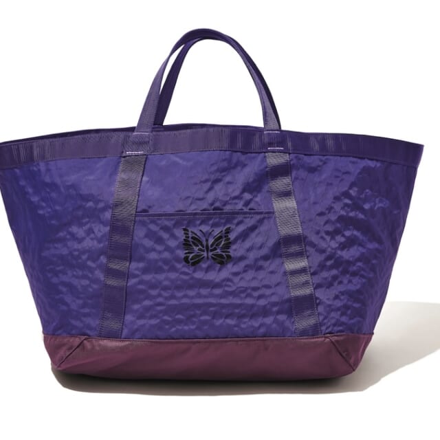 ニードルズ流の大容量トートは、パピヨンロゴが宿るX-PAC仕様。 | GO