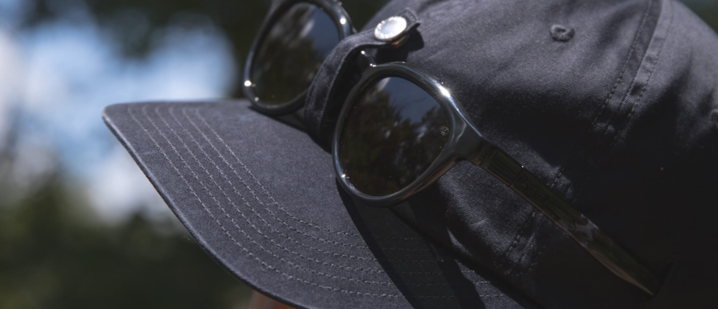 大胆に施したホルダーがミソ。キジマタカユキのロフトマン別注キャップ