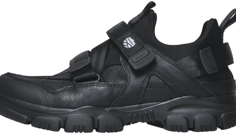 SHAKAの人気モデルが保温アッパーで秋冬向けにアレンジ！　ハイテクシューズさながらの存在感も魅力。