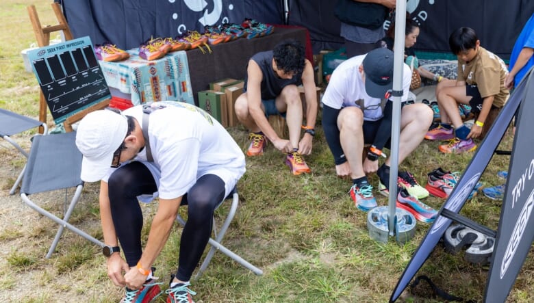 キャンプ場を飛び出し、フィールドへ。KEENのトレランシューズ「SEEK」を、みんなで試し履き！