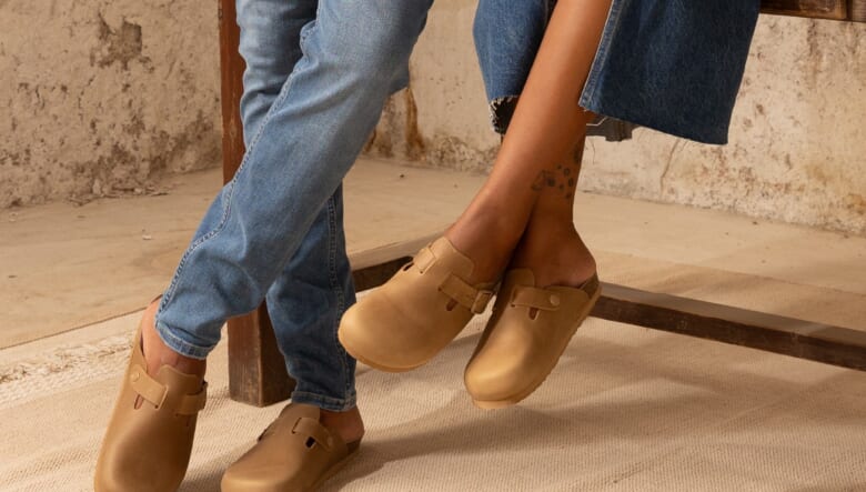 スペイン発の靴ブランド「ジェニュインズ」から、クラフトマンシップが際立つ秋冬サンダルが勢揃い！