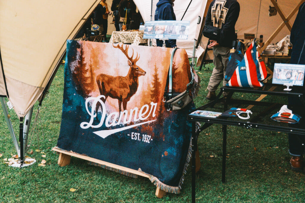 ダナーキャンプ2025のコラボアイテム