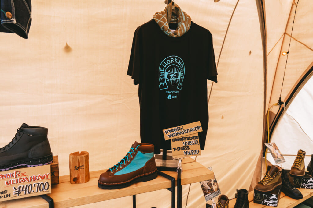 ダナーキャンプ2025のブーツ