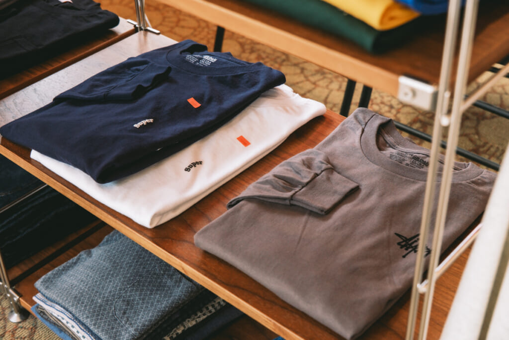 中目黒のSUPERMARCKETのロンT