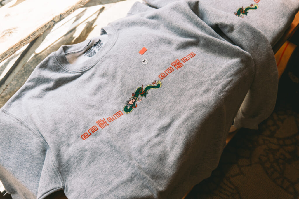 中目黒のSUPERMARCKETのDonburi Graphic crwe swtsh