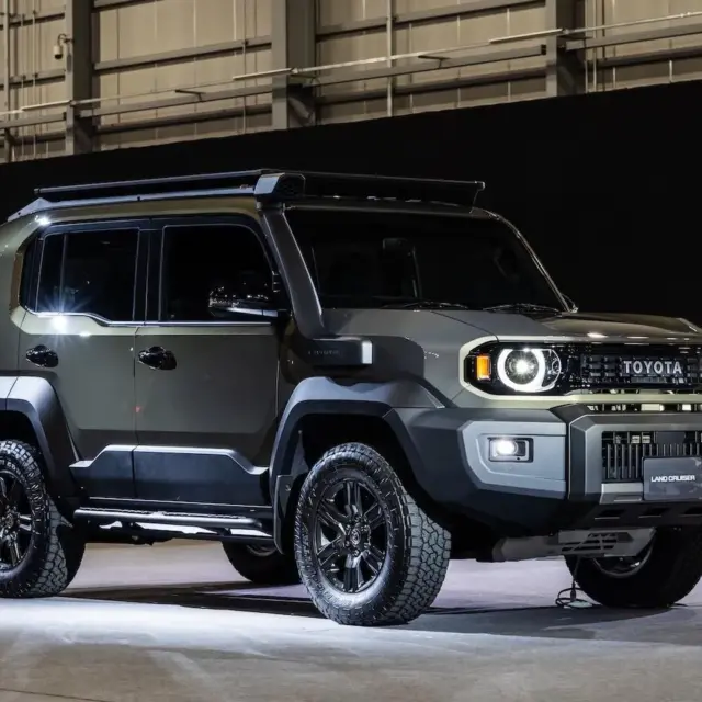 TOYOTA_LAND-
