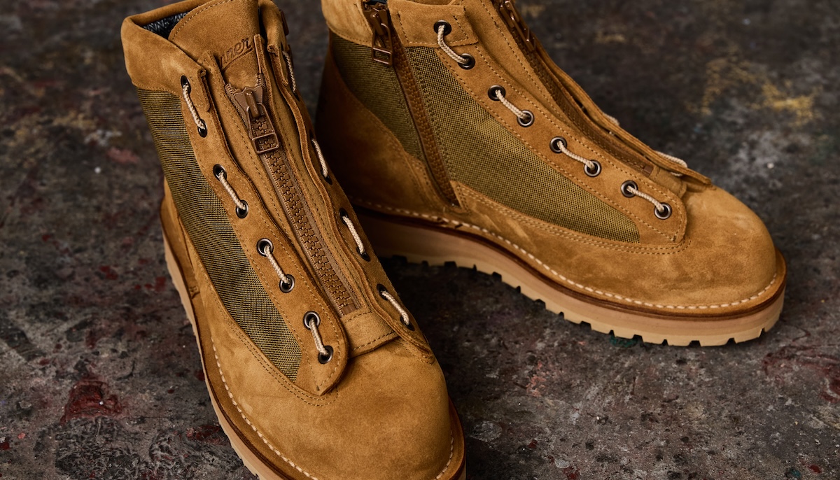 ダナーとアークネッツの別注ブーツは、ミリタリーディテール搭載で履き