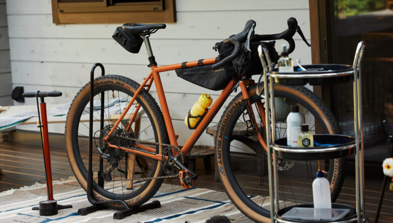 ログの「平小屋」を体験！ 小さく建てて、大きく遊ぶ、BESSの「栖ログ」。