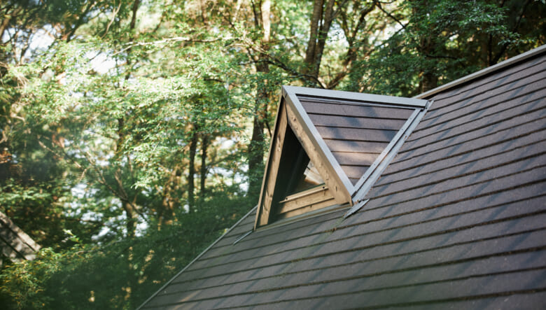 ログの「平小屋」を体験！ 小さく建てて、大きく遊ぶ、BESSの「栖ログ」。