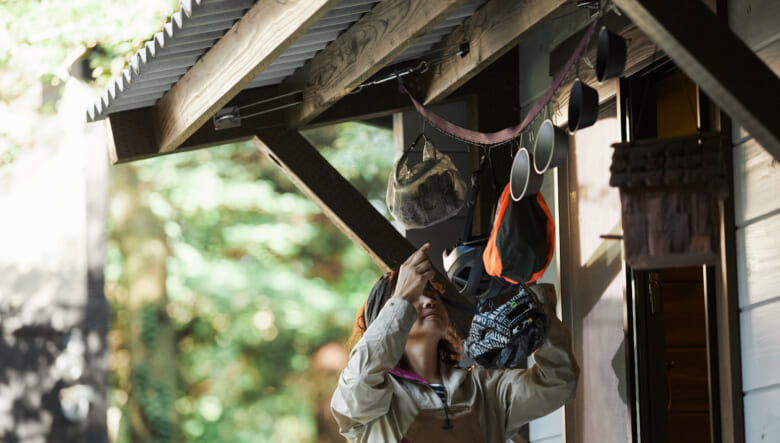 ログの「平小屋」を体験！ 小さく建てて、大きく遊ぶ、BESSの「栖ログ」。