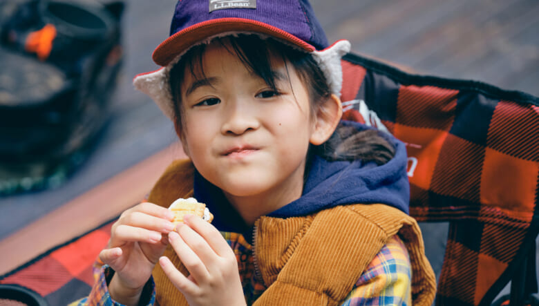 リラックスできる「エル・エル・ビーン」のアウターで、パティシエ家族が、ゆったりデイキャンプ。