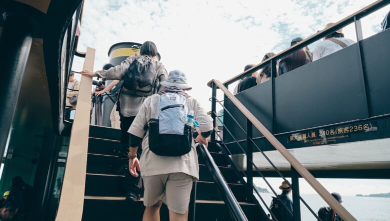 圧倒的な非日常感！　東京湾に浮かぶ無人島を歩いてみた。【GO OUT 遊歩倶楽部／猿島編#01】