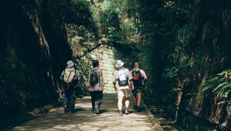 圧倒的な非日常感！　東京湾に浮かぶ無人島を歩いてみた。【GO OUT 遊歩倶楽部／猿島編#01】