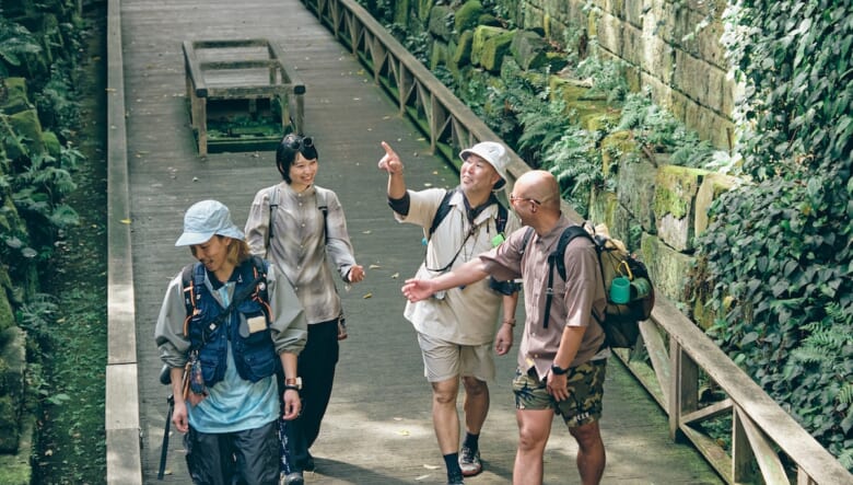 圧倒的な非日常感！　東京湾に浮かぶ無人島を歩いてみた。【GO OUT 遊歩倶楽部／猿島編#01】